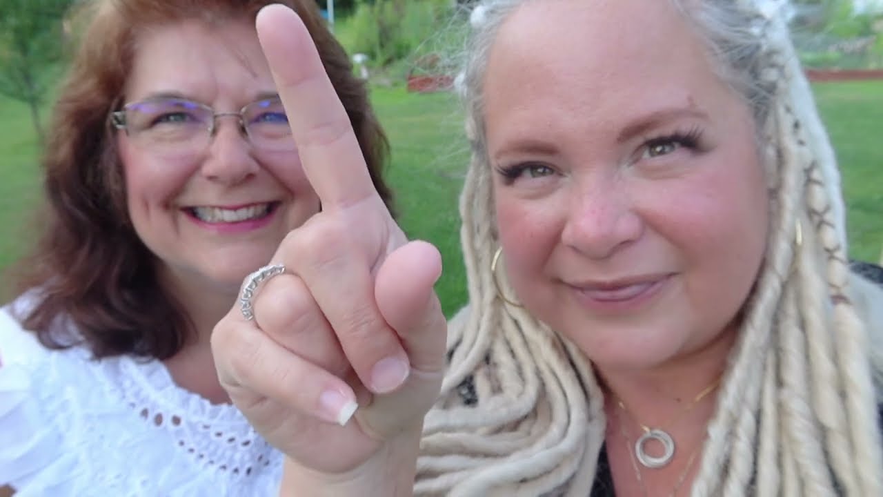 What's A Moon Garden? Garden Tour w/Chris from Gardening at the Simongetti North!