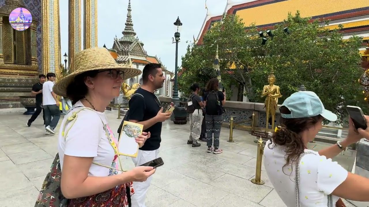 🇹🇭 Emerald Buddha Temple Bangkok | The Most Amazing Temple In The World | Full Walking Tour 4K HDR
