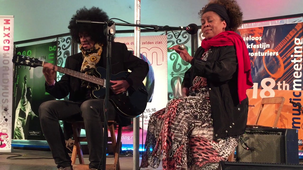 Monika Njava & Joël Rabesolo - Music Meeting 2016 - fragment mini-concert in Mixed Media Lounge