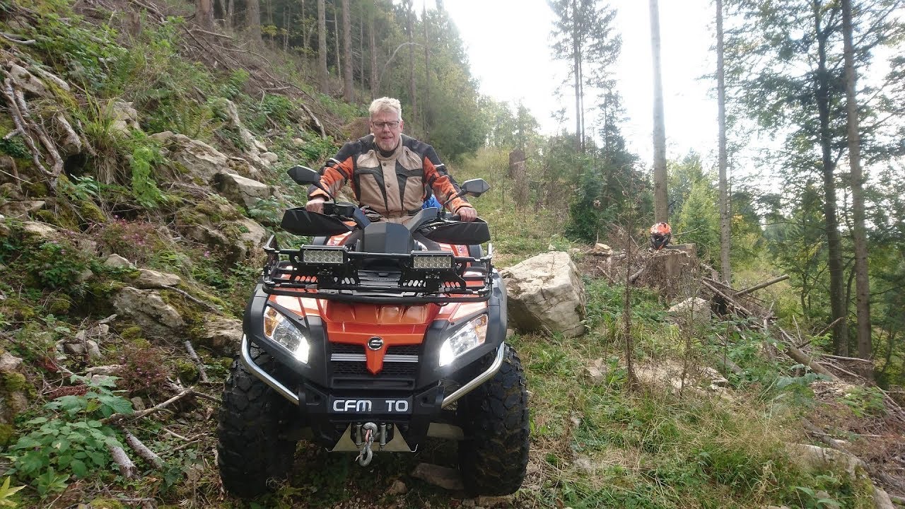 CF-MOTO Terralander 800 On und Offroad im goldenen Jura