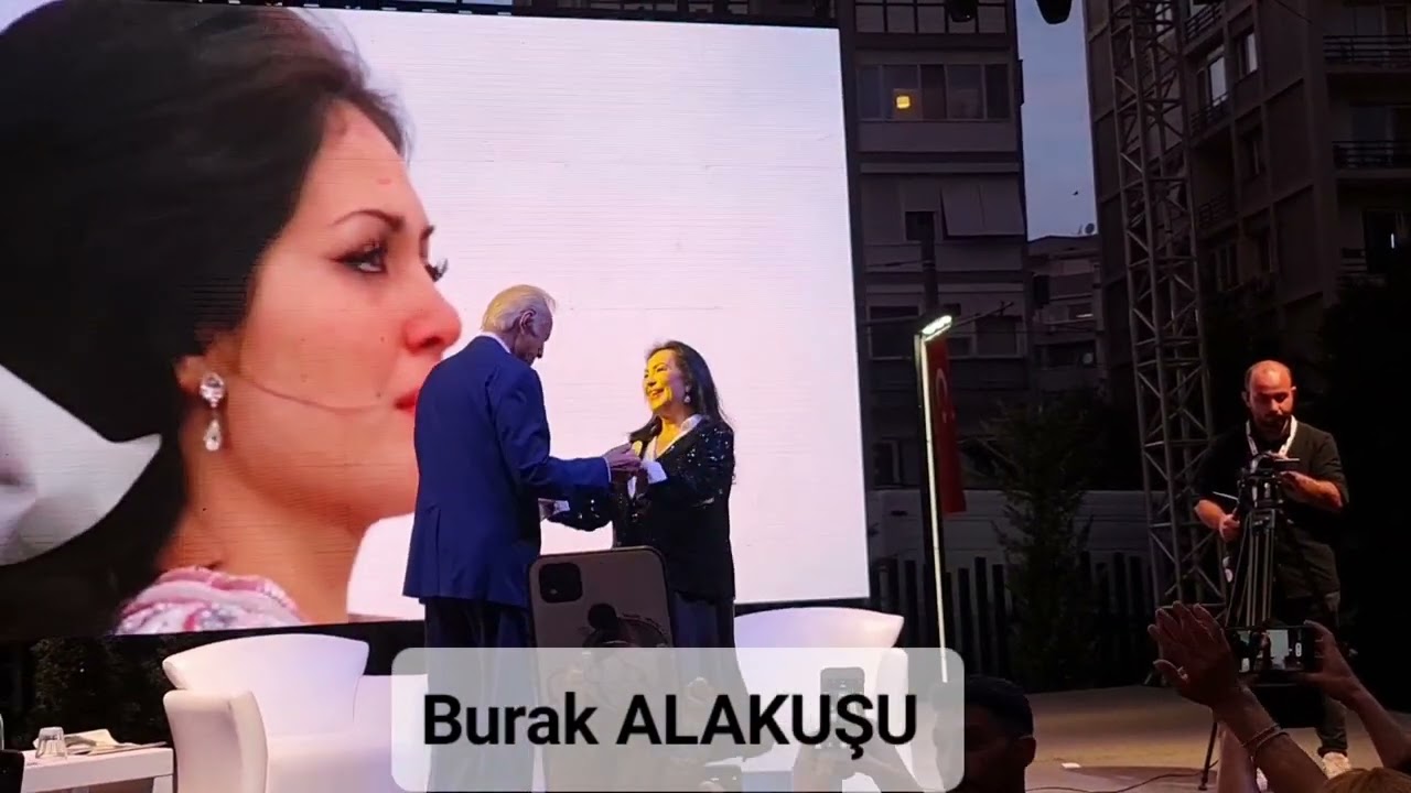 TÜRKAN ŞORAY & EDİZ HUN 03.11.2023 İZMİR ETKİNLİĞİ