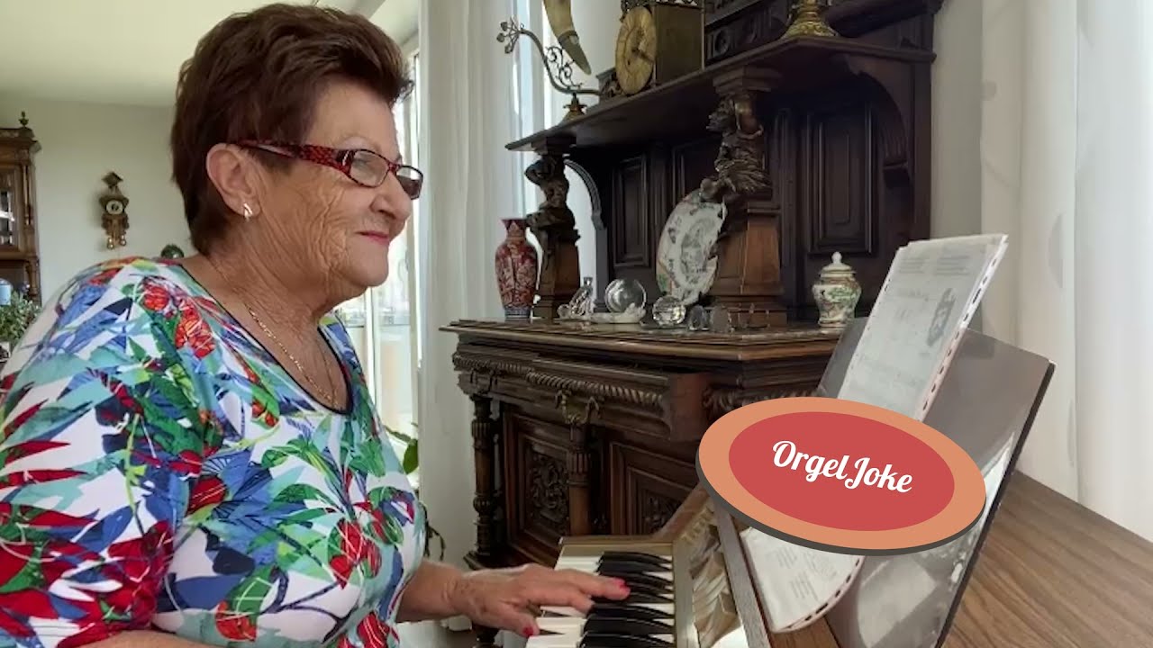 OrgelJoke speelt Una Paloma Blanca op een Philicorda 754