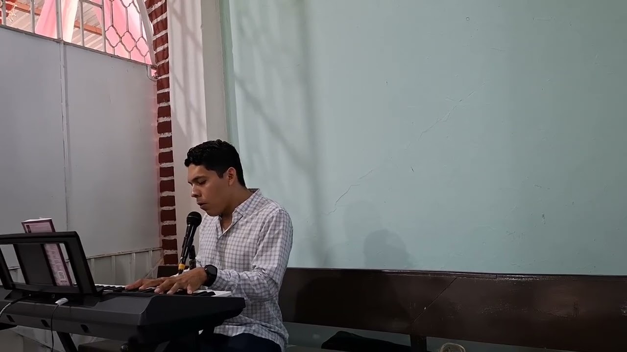 Padre nuestro cantado Coro de Jes&uacute;s (piano)