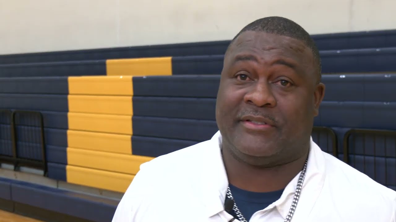 La Marque Boys Basketball Team Guided By Twin Seniors | La Marque, TX