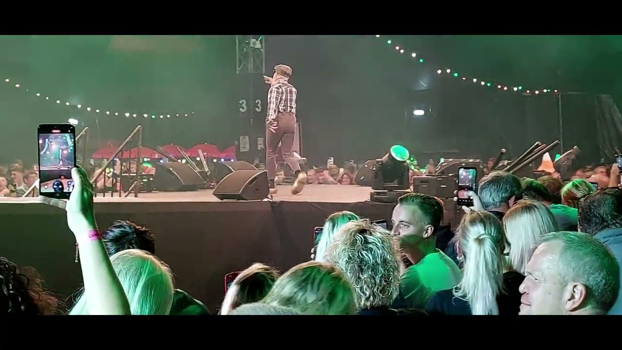Boer Bennie en Boer Harm kort na elkaar op het Mega Piraten Festijn