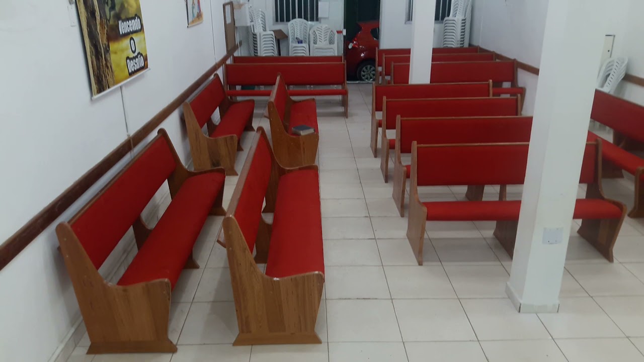 Bancos  de  nossa Igreja.
