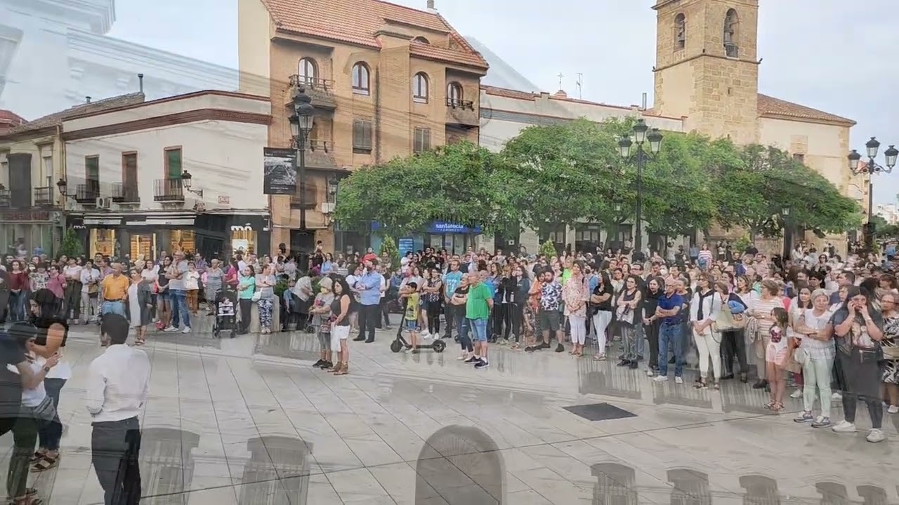 Minuto de silencio tras el asesinato de Luisa Cepeda en Tomelloso