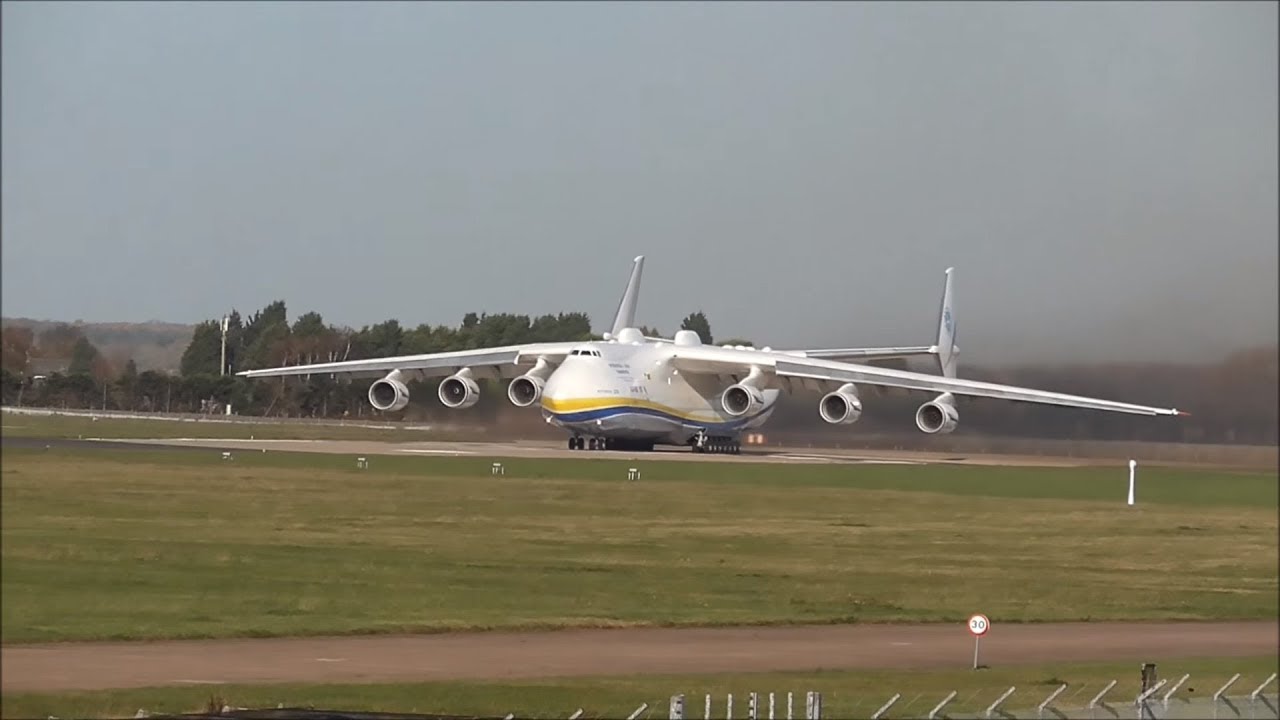 MASSIVE Antonov AN-225 Mriya - the world's biggest jet aeroplane. + Boeing E-3D Sentry touch & go.