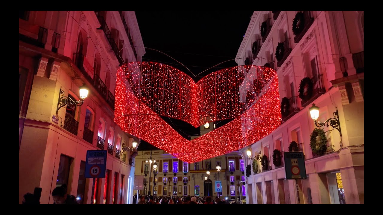 Madrid Walking Tour: Luces de navidad parte 6 I Gran Vía, Plaza de Chamberí y Puente de Toledo I 4K