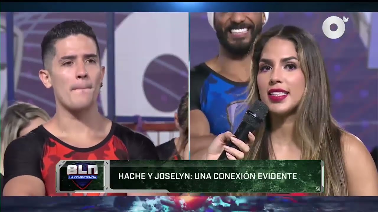 Joselyn se pone nerviosa cuando Hache la mira