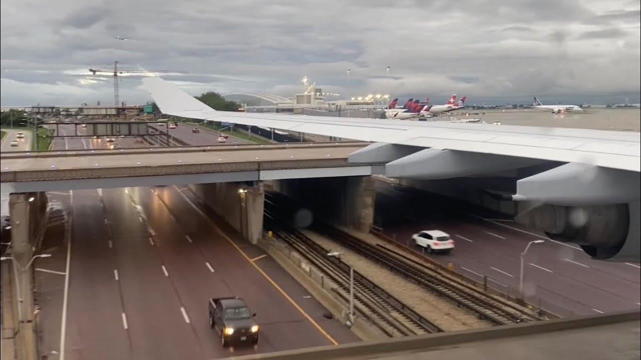 Lufthansa A340-600 Bridge Crossing & Parking - Chicago O’Hare