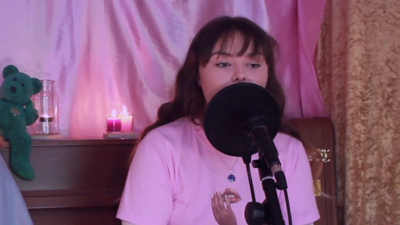 Eirinn - Laughter Through Tears // Studio V