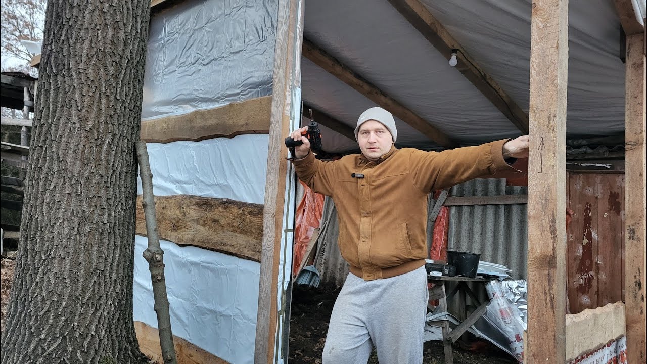 Будую сарай з 💩 і палок 🤠Соєва макуха - де замовити ❓ скільки свині з'їли корму 😱❓🐮🥛🐷