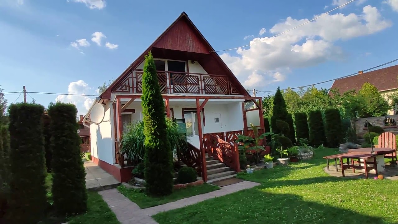 Mezőkövesd Zsóry fürdő üdülőterületén ELADÓ 3 szobás+ nappalis nyaraló+ 3 szobás faház egy telken.