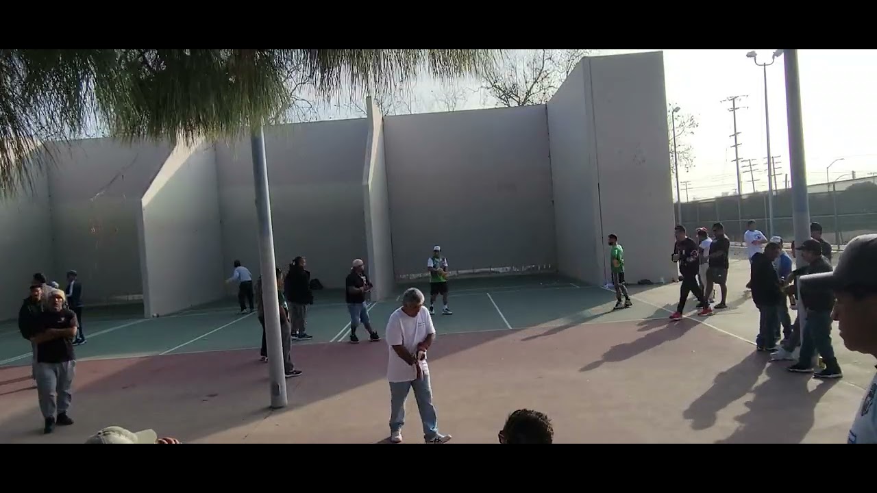 Pija y Chico Hood VS Mocho y Comino