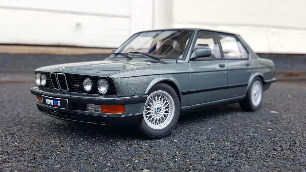 BMW M5 (E28) 1987 WITH OPTION SHADOW-LINE 1:18 AUTOart