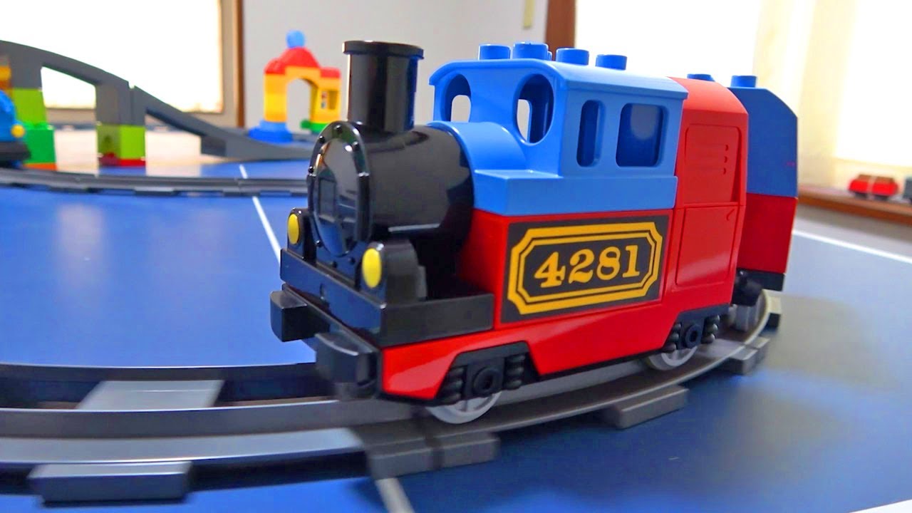 lego duplo. Sound train & grade 8 figure course