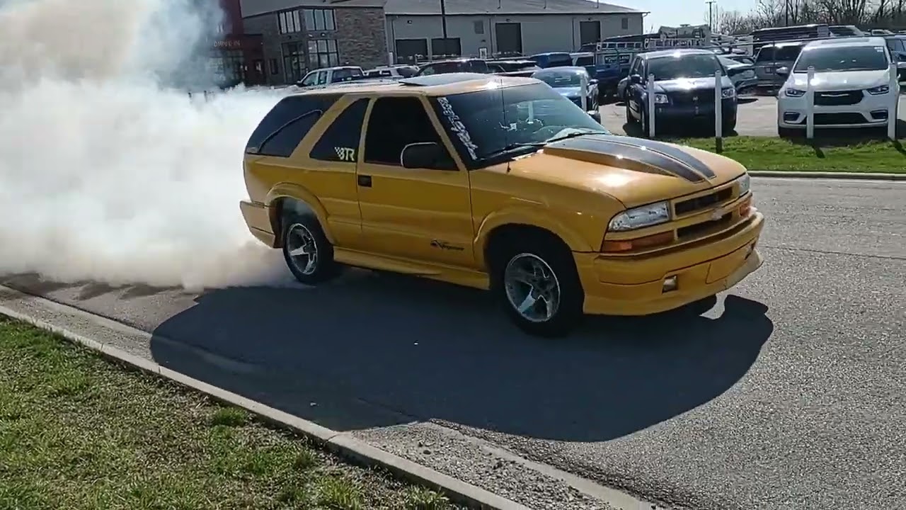 LS Swapped Blazer Xtreme does a burnout!