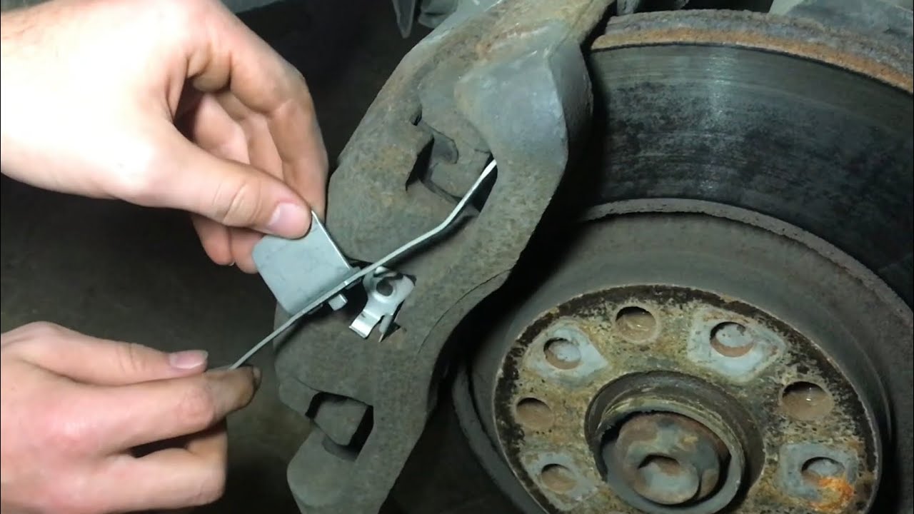 &ldquo;installing&rdquo; ANTI-RATTLE SPRING (a4 audi volkswagen b7 front caliper)