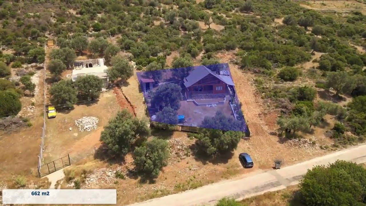 URLA ZEYTİNELİ KÖYÜNDE SATILIK 662 METREKARE TARLA VE AĞAÇ EV