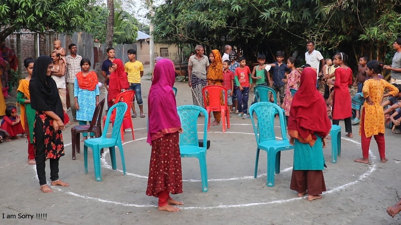 গ্রাম বাংলার ঐতিহ্যবাহী গ্রামের মেয়েদের চেয়ার বদল খেলা | | Funny Chair Game of Village Girls ||