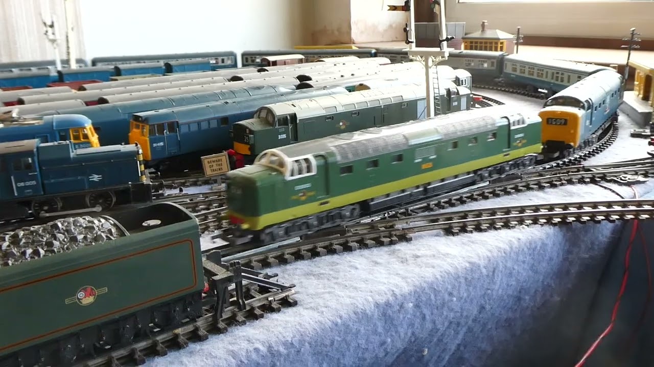 TRIANG OR LIMA OR AIRFIX OR BACHMANN OR MAINLINE MODEL RAILWAY ROLLING STOCK RUN SIX 140326