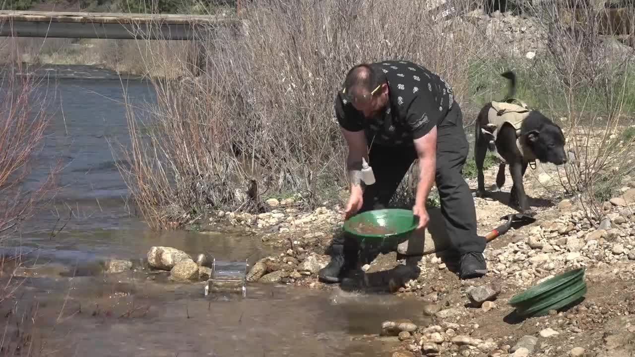 Поиск золота в Граймс-Крик &mdash; это хобби, которое окупает себя.