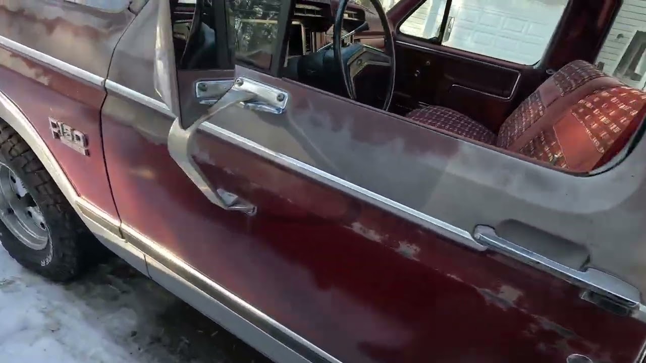 Bullnose Ford idle and revs 302 sbf