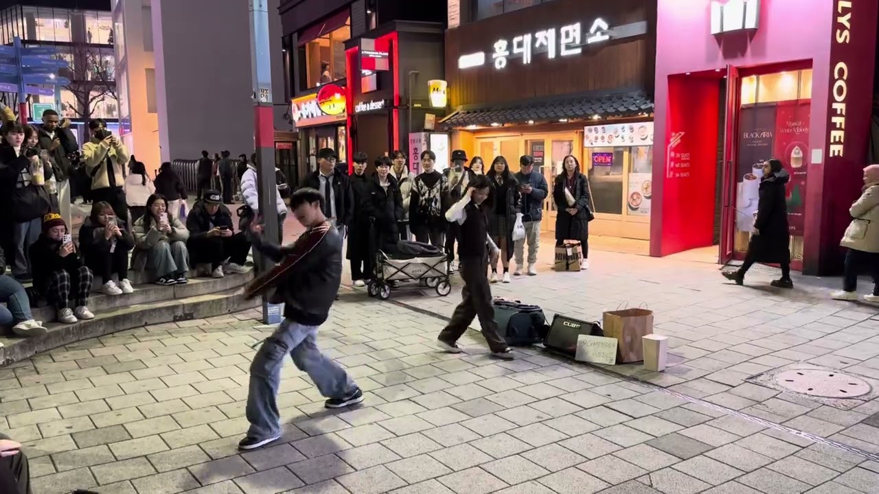 HONGDAE K-POP BUSKING - [BSS] Just Do It (2)