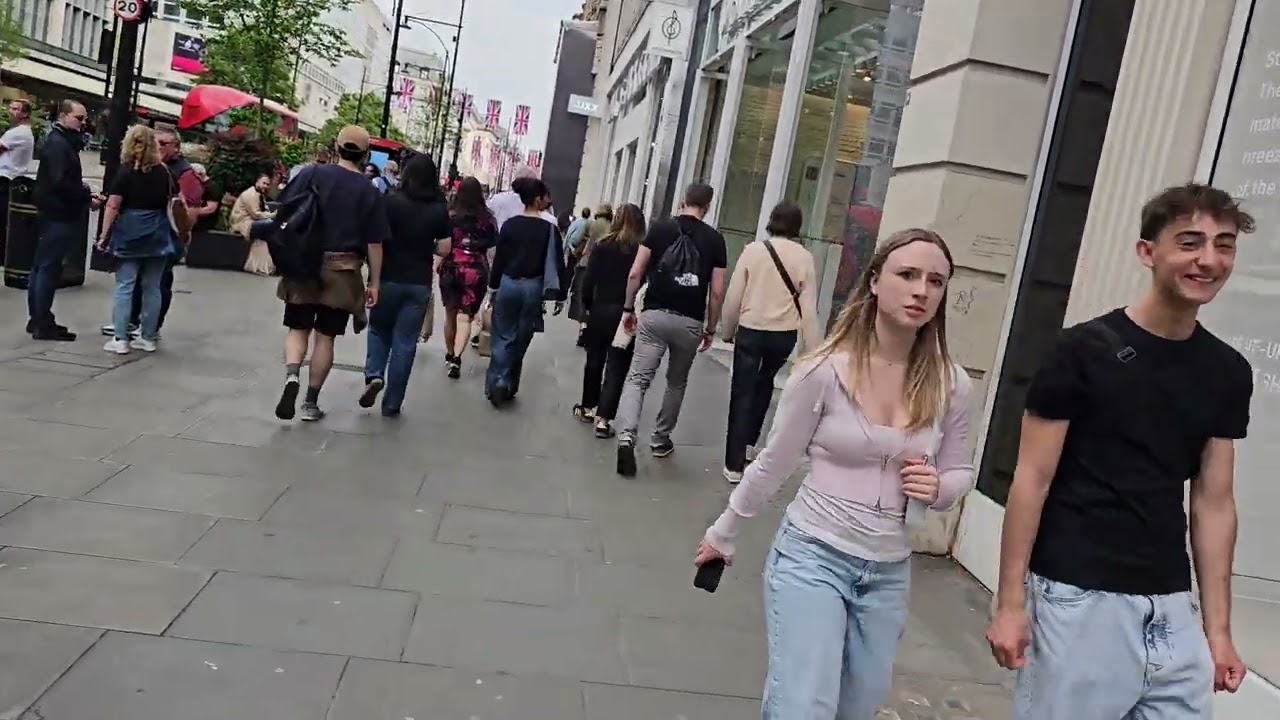 OXFORD STREET CENTRAL LONDON UK 🇬🇧 WALKING TOUR # 2. BRANDED SHOPPING 🛍 & BUSINESS CENTRE OF UK 🇬🇧