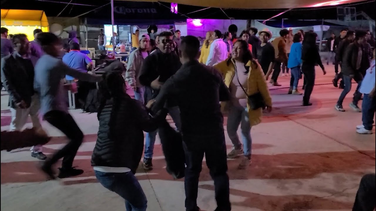 Pelea en el baile de santa maría yosoyua tlaxiaco fiesta patronal banda monarquía el huitlacoche