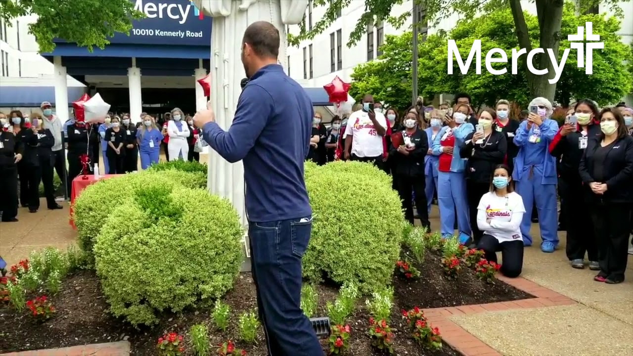 Adam Wainwright Prays at Mercy South