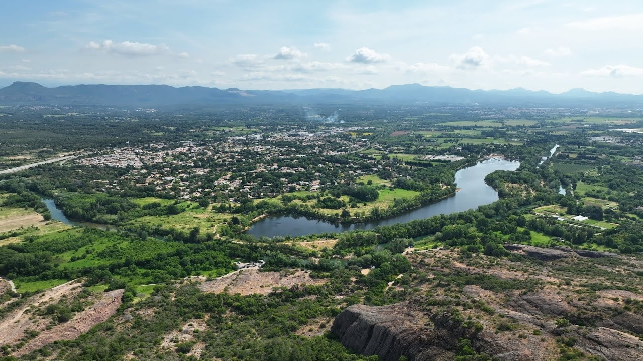 Lac Aréna et rocher de Roquebrune-sur-Argens