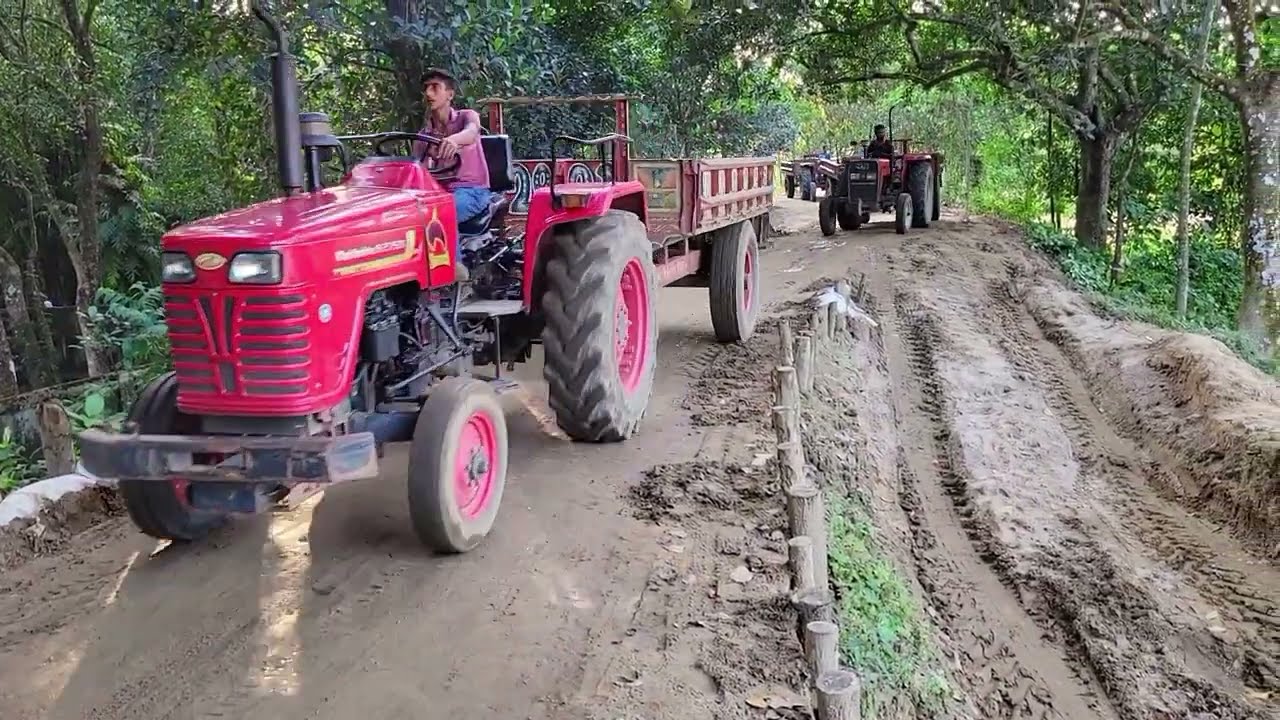 ট্রাক্টর মাঠে কাজের জন্য রওনা হচ্ছে এবং সুন্দর ভাবে কাজ করছে।Tractor Video 