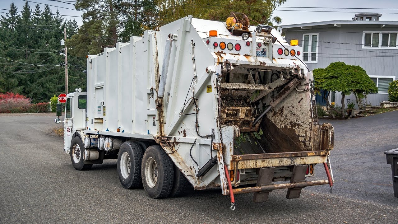 CCC LET - Dempster Route King Garbage Truck