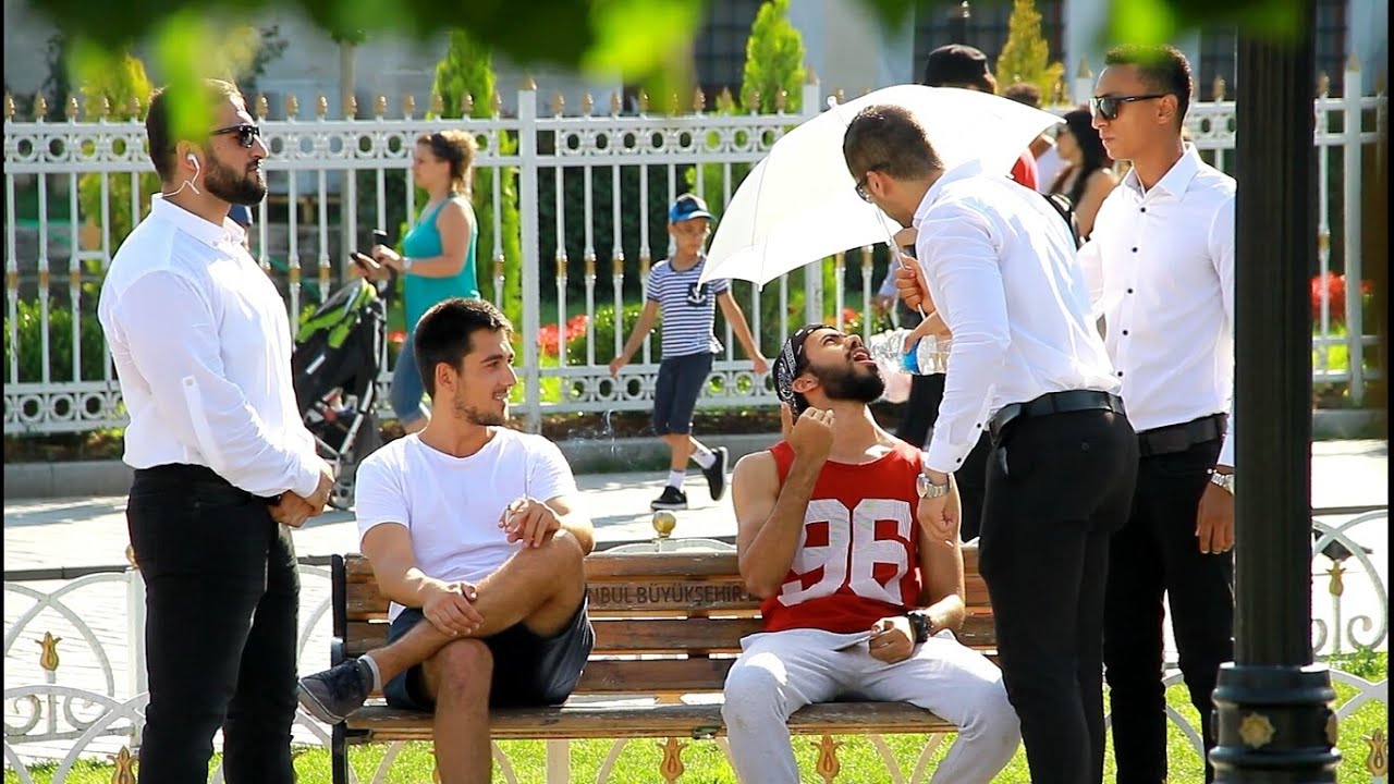 مقلب الشاب المشهور والحارس الشخصي في تركيا