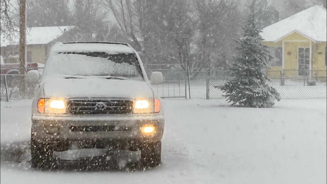 100 Series Land Cruiser Overview and Playing in the Snow