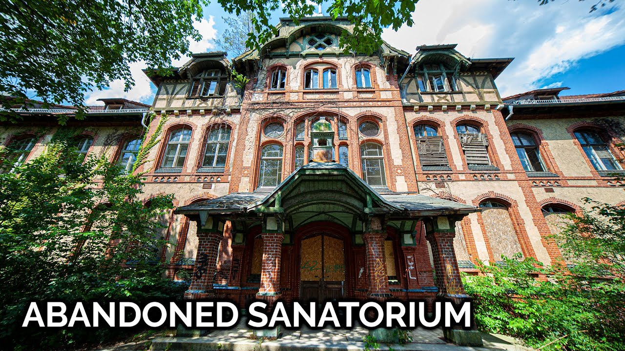 EXPLORING and getting LOCKED INSIDE abandoned sanatorium Beelitz-Heilstätten | Urbex Germany