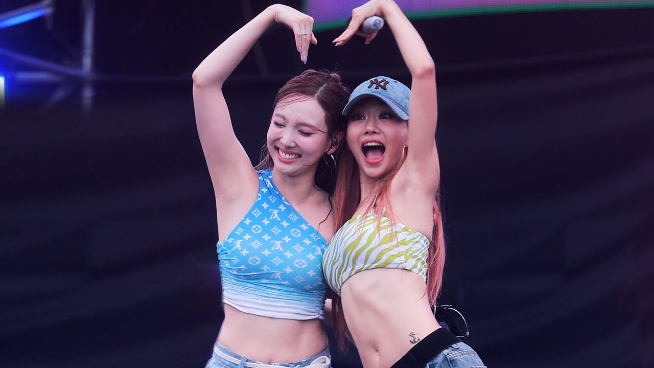 240707 워터밤 나연 MAGIC (feat.쥴리 of 키스오브라이프) 직캠 WATER BOMB TWICE Nayeon Fancam