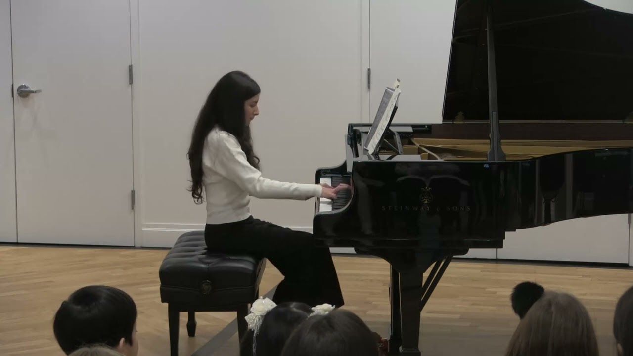 Aviva Yakubov at Steinway Gallery