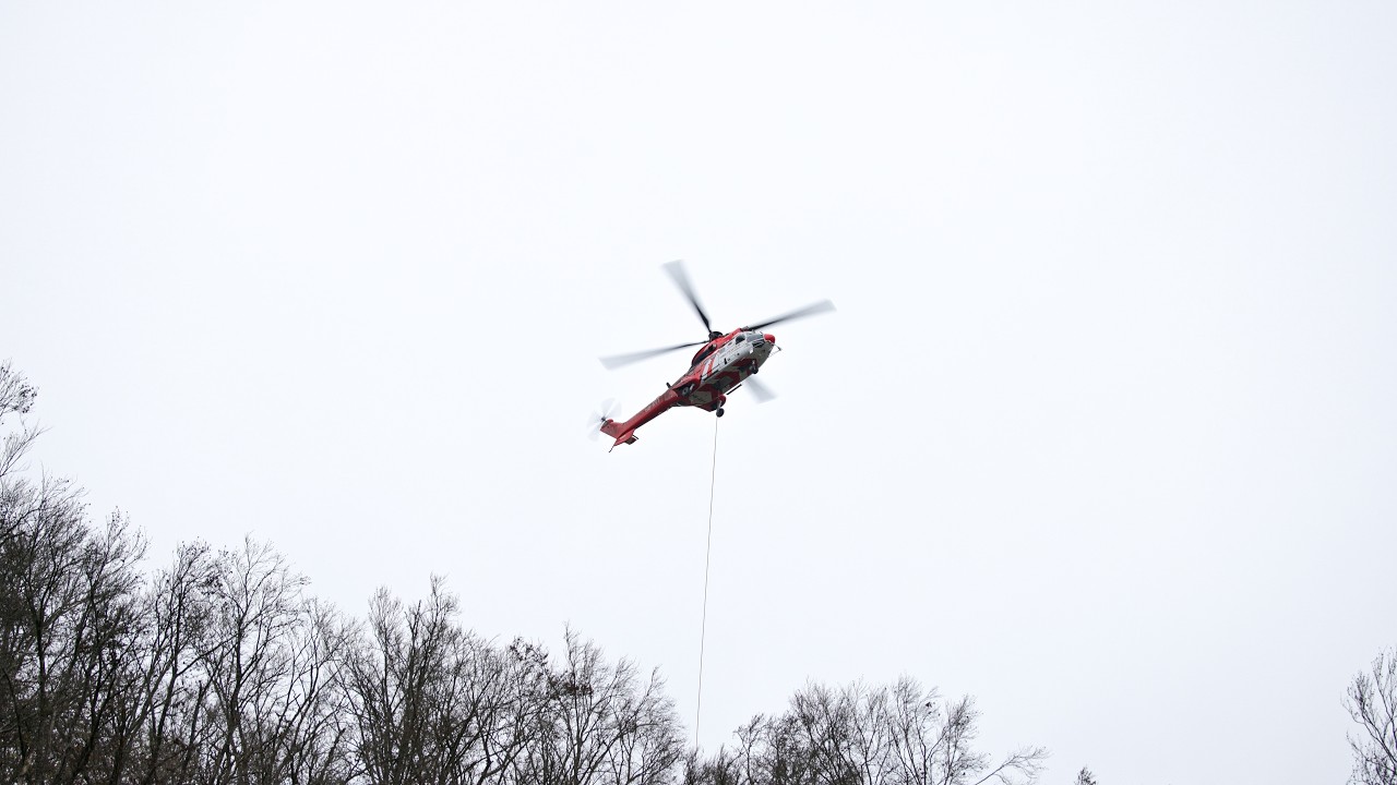 33 min Heli Logging / Holzfällarbeiten  - Super Puma AS332 c1 - Heliswiss in Schmiechen