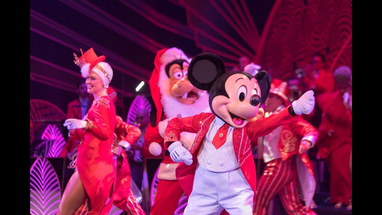 Mickey et le big band de Noël (Disneyland Paris, 2018) [au premier rang]