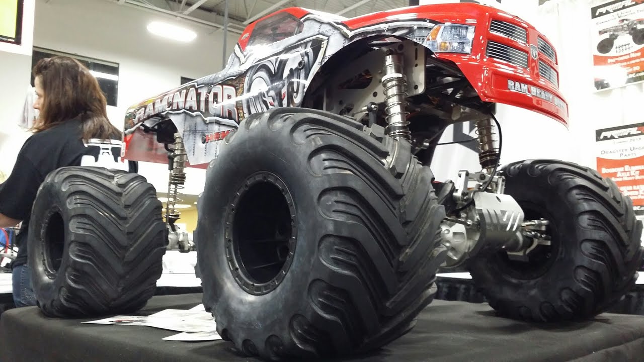 WORLDS BIGGEST RC MONSTER TRUCK
