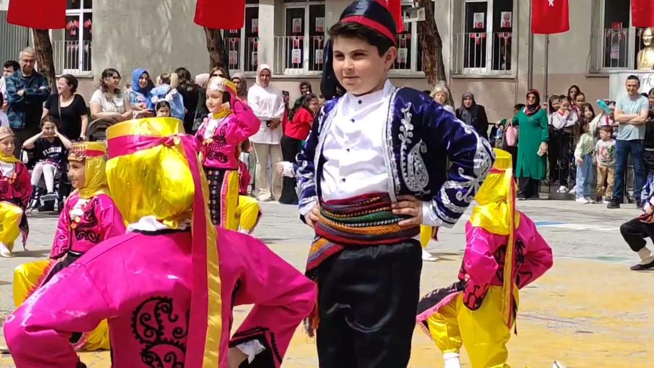 Güneş İlkokulu 3.Sınıflar Halk Oyunları Gösterisi