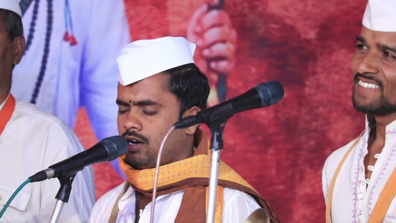 हाचि नेम आतां न फिरें माघारीं । बैसलें शेजारीं गोविंदाचे  hachi nem aata