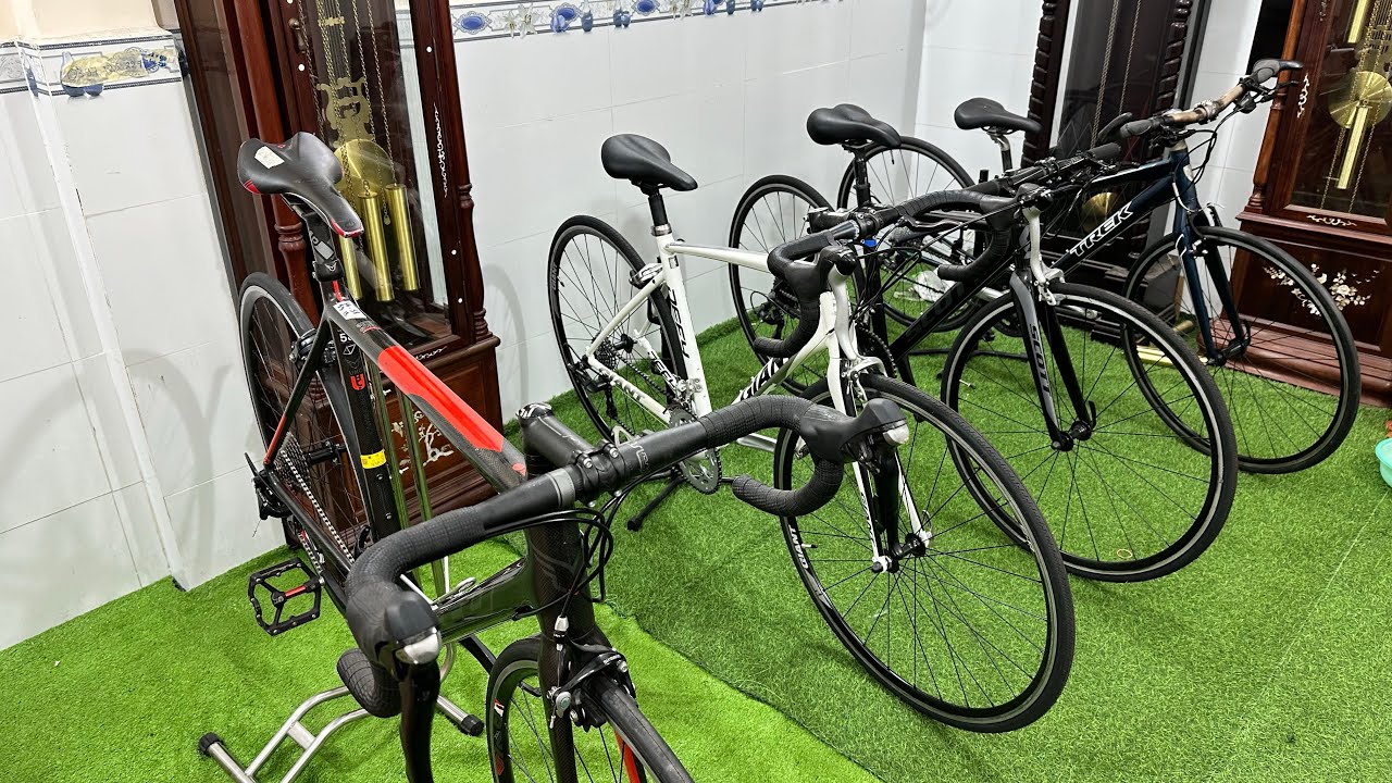 27/2  bốn em xe giá u đãi GIANT .FELE. SCOTT. TREK 7.4  ANH CHỊ QUAN TÂM LH 0397.126.827 THANH PHONG