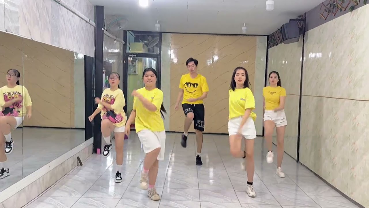 QUYỀN YẾU ĐUỐI REMIX Zumba | Manish Kumar #bmstudio #quyenyeuduoi