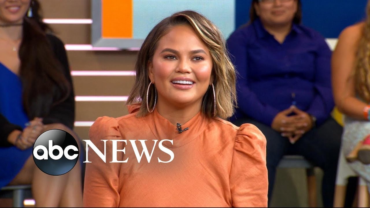 Chrissy Teigen demos how to make her signature breakfast bake on 'GMA'