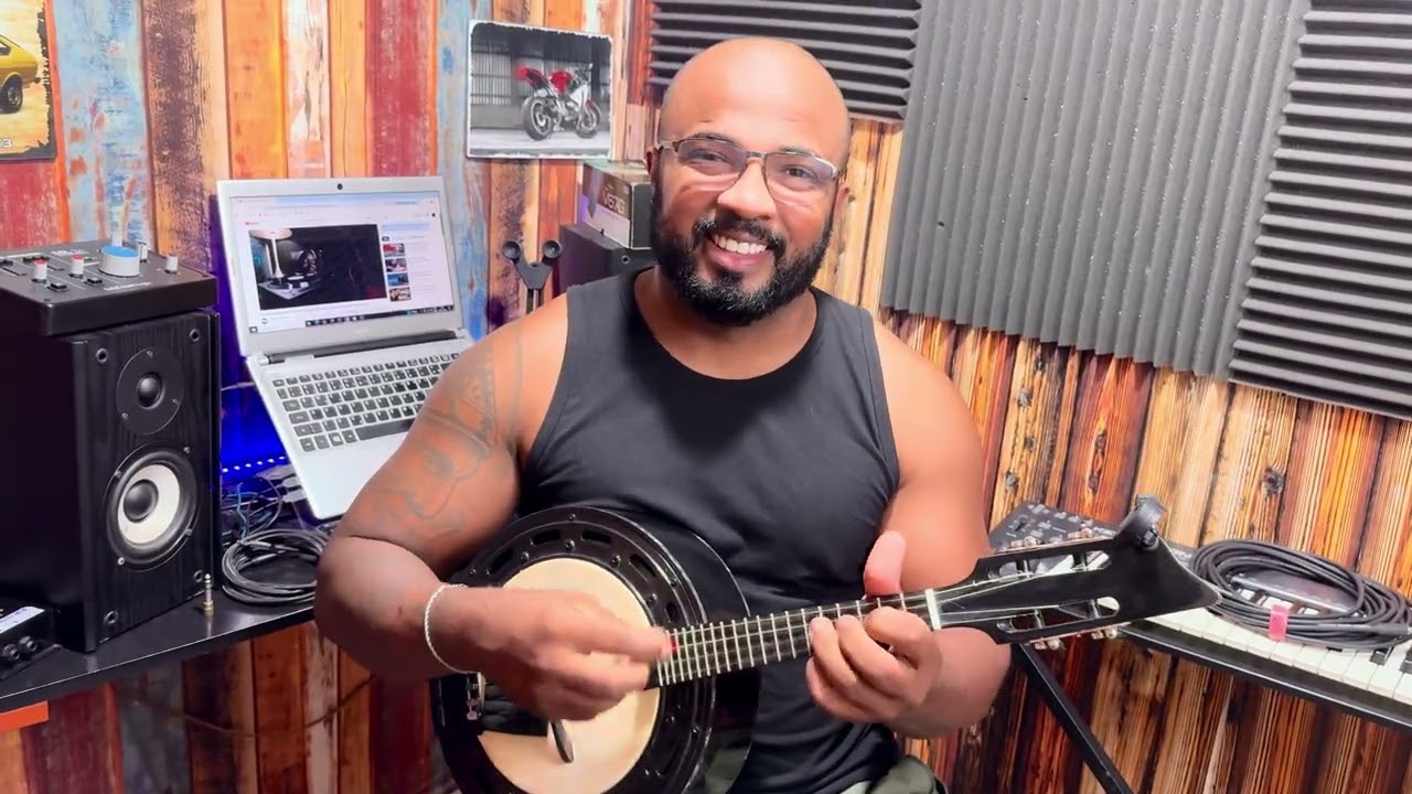 TOCANDO JOVELINA USANDO QUADRADINHO !