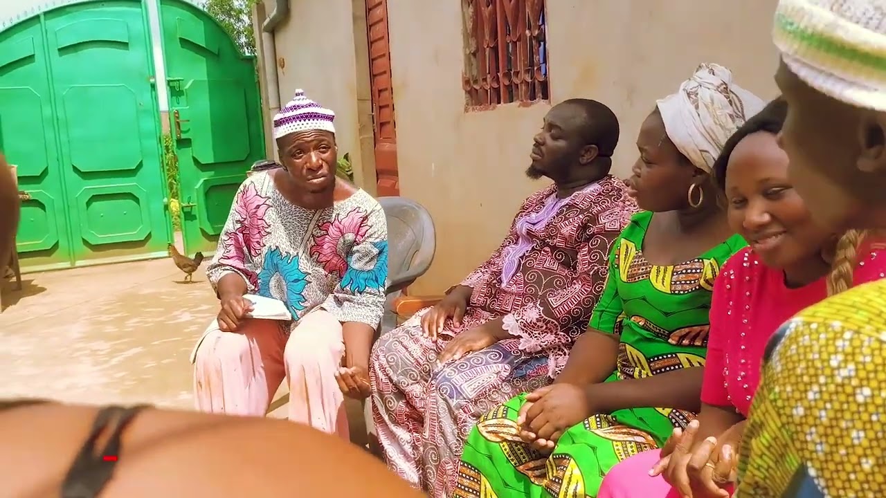 Ma famille doit m'aider - AKPAKOUN